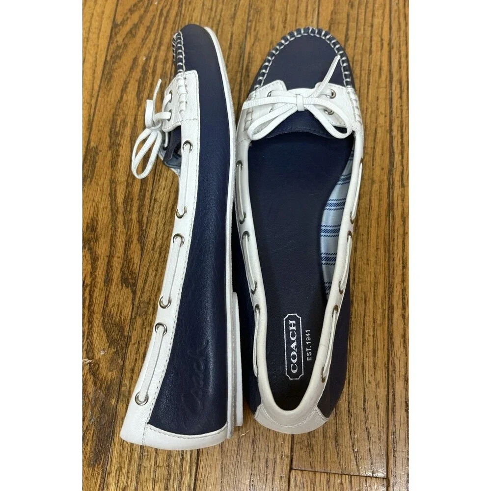 Coach Percy Leather Boat Shoes Women’s Size 10B Navy Cream A2775